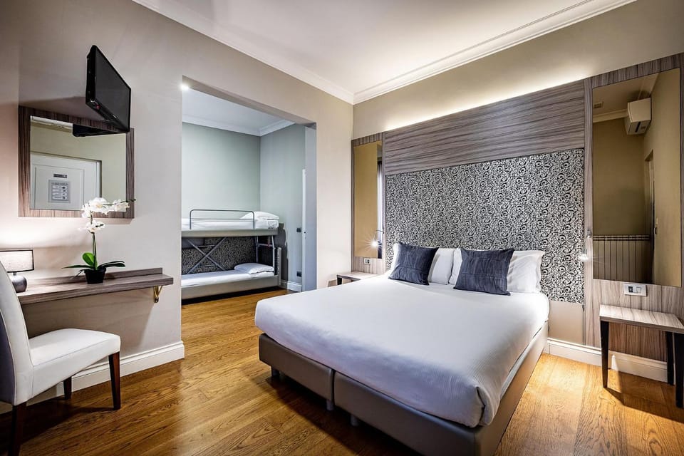 Bed, TV and multimedia, Photo of the whole room, Bedroom, bunk bed