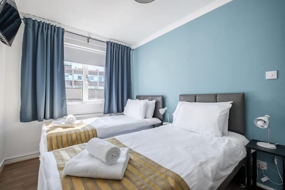 The Douglas - Spacious 2 bed apartment in Uddingston House in Glasgow
