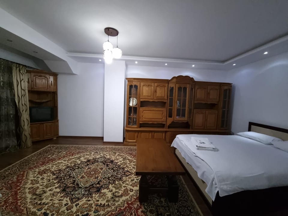 PENSIUNEA LUXURY Bed and Breakfast in Romania