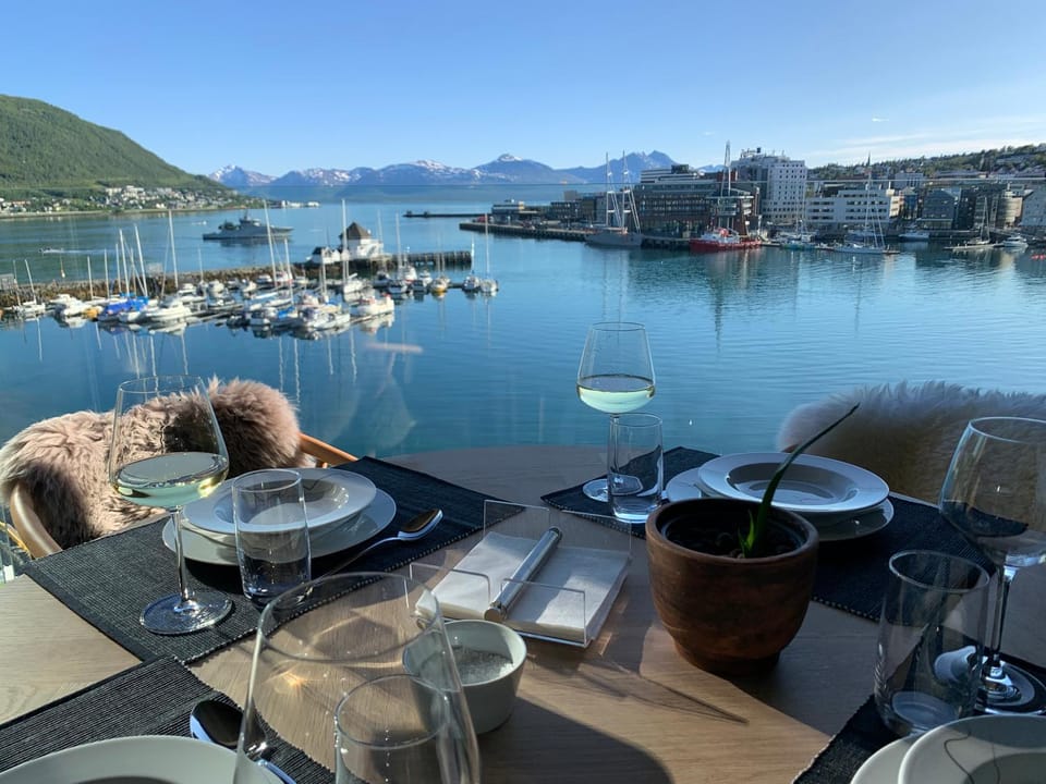 Natural landscape, Food and drinks, Mountain view, Sea view