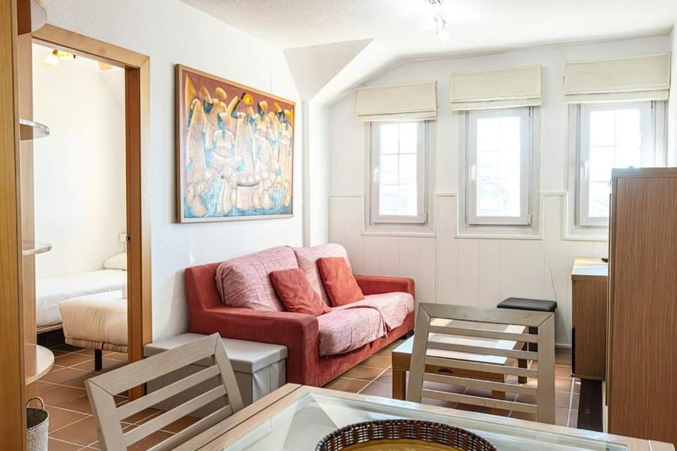 Holidays, Arttyfal, 2 Dormitorios para 4 personas, parking y wi-fi Apartment in Sierra Nevada