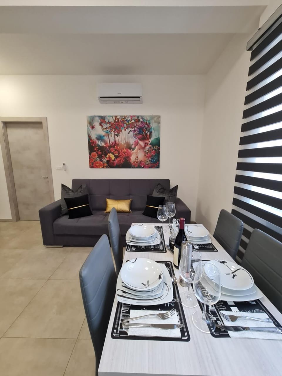 Living room, Dining area