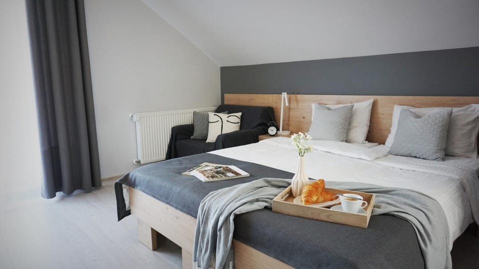 Spring, Bed, Winter, Summer, Other, Photo of the whole room, Autumn