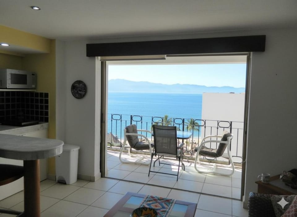 Beachfront view Condo beside la Isla Mall Apartment in Puerto Vallarta