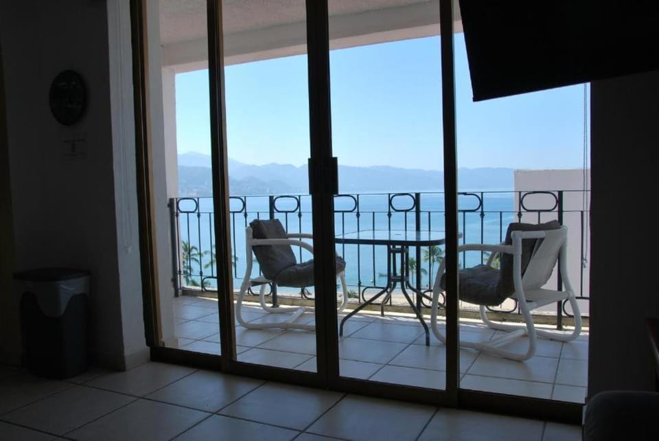 Beachfront view Condo beside la Isla Mall Apartment in Puerto Vallarta