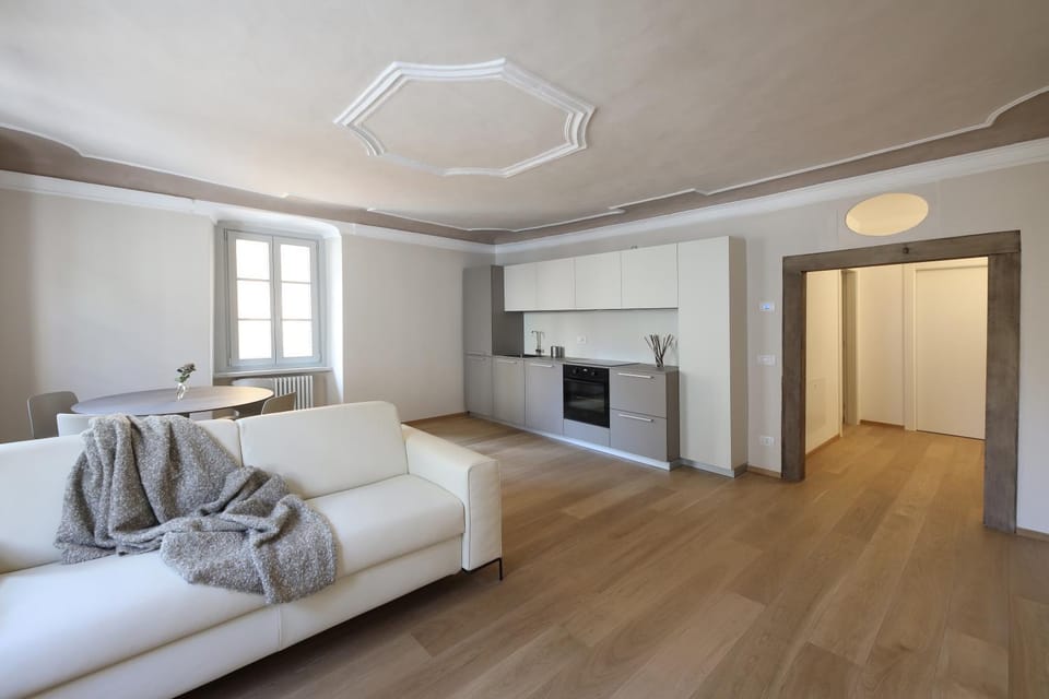 Kitchen or kitchenette, Living room, Decorative detail, Dining area