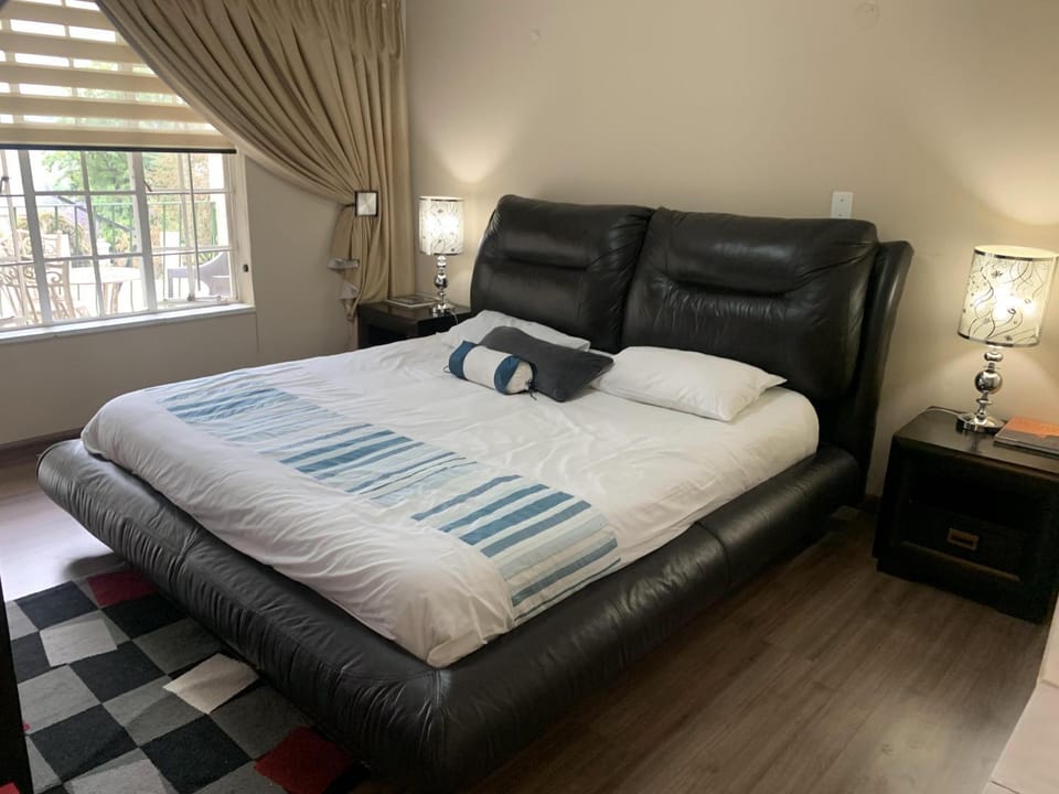 Bed, Balcony/Terrace, Bedroom