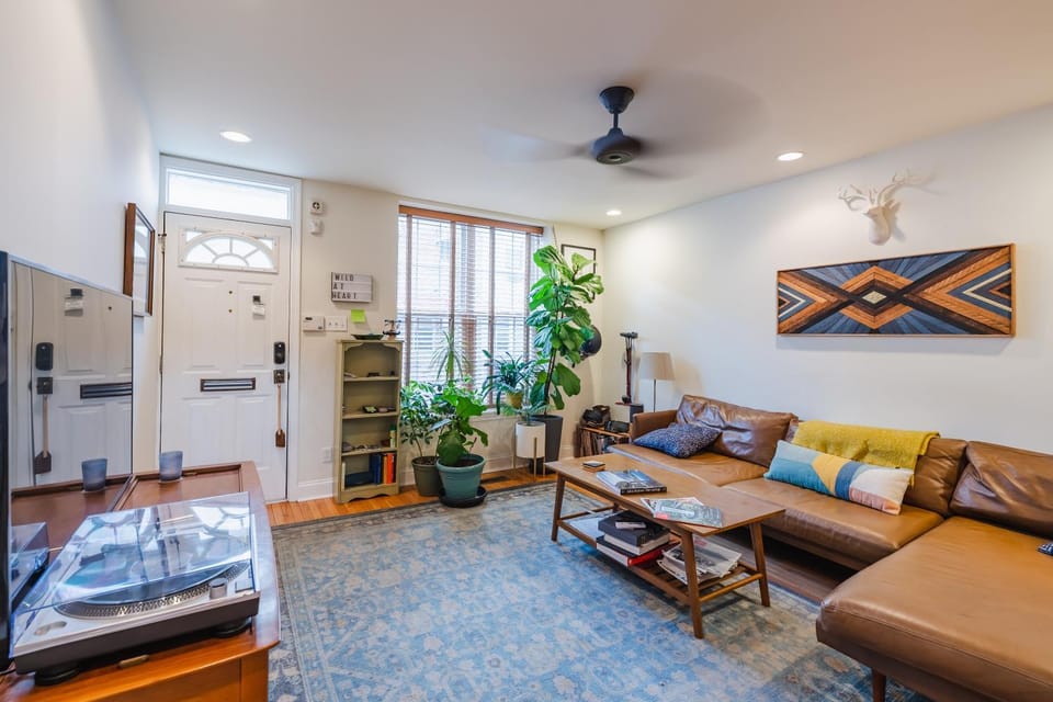 Bedroom in thoughtfully decorated East Passyunk home (South Philadelphia) Vacation rental in Philadelphia