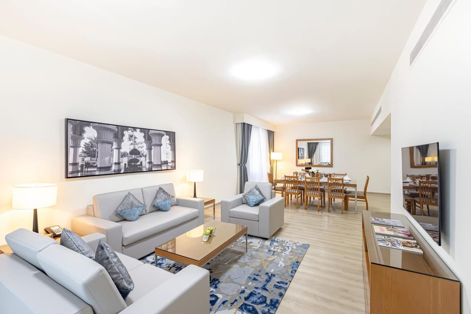 Living room, Dining area