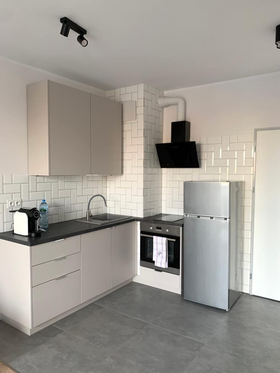 Coffee/tea facilities, Kitchen or kitchenette, pet friendly, stove