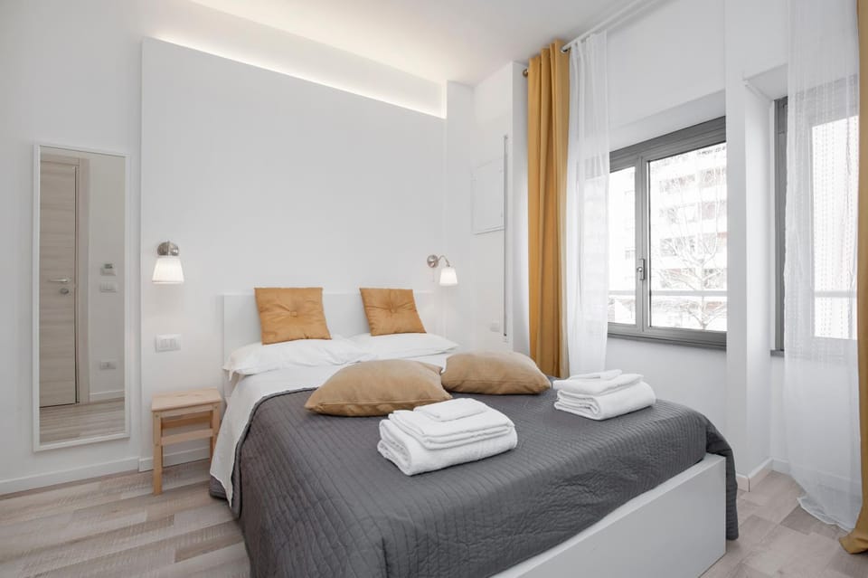 Bed, Photo of the whole room, Decorative detail