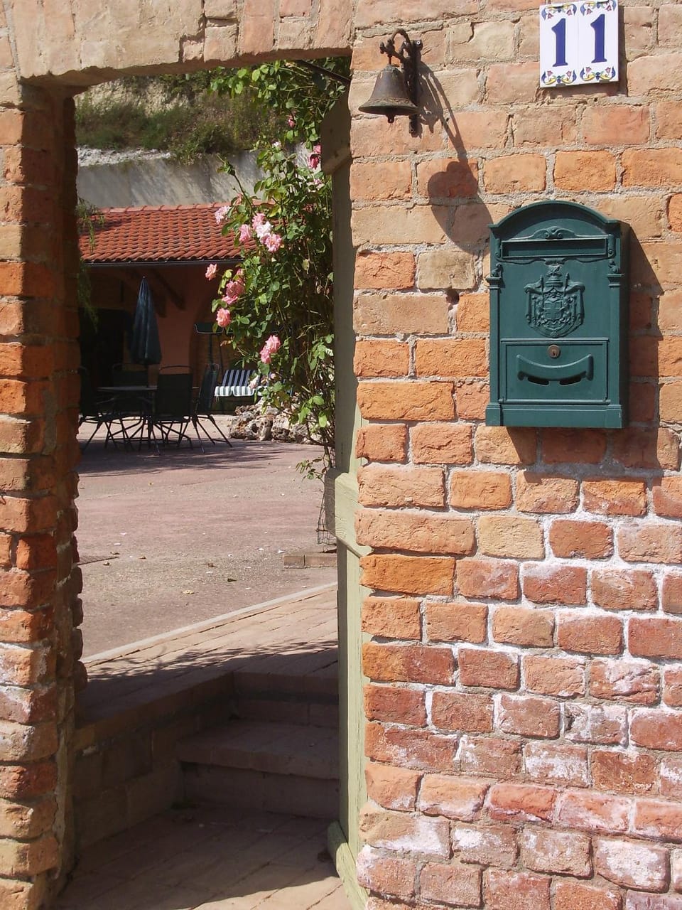 Facade/entrance, Facade/entrance, Decorative detail