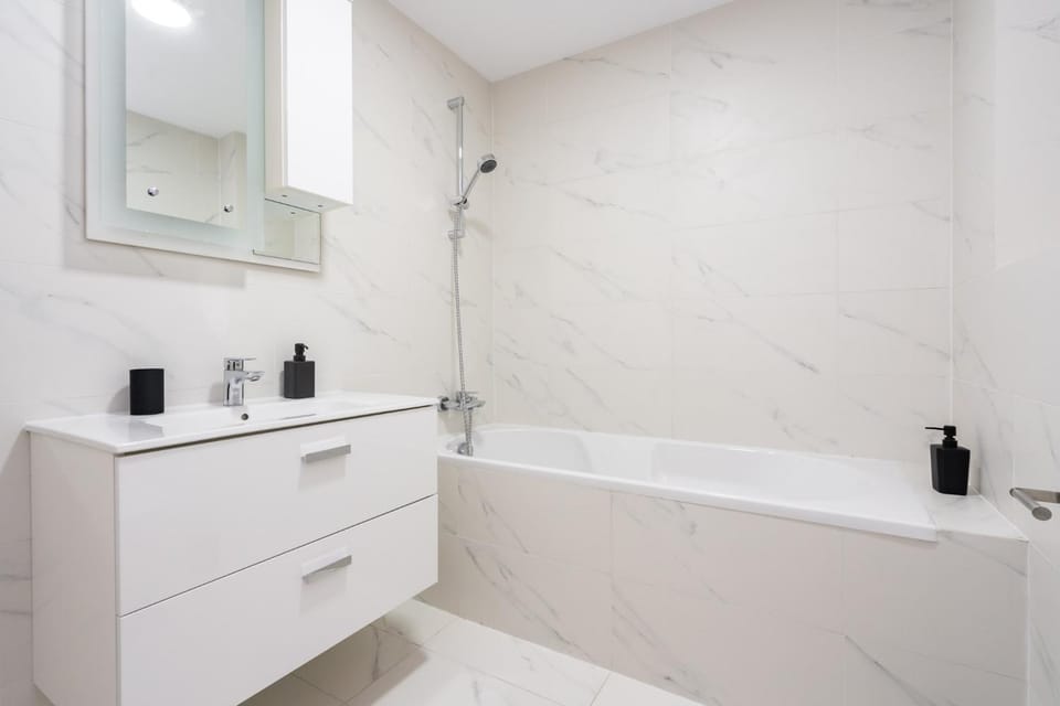 Bathroom, Bath