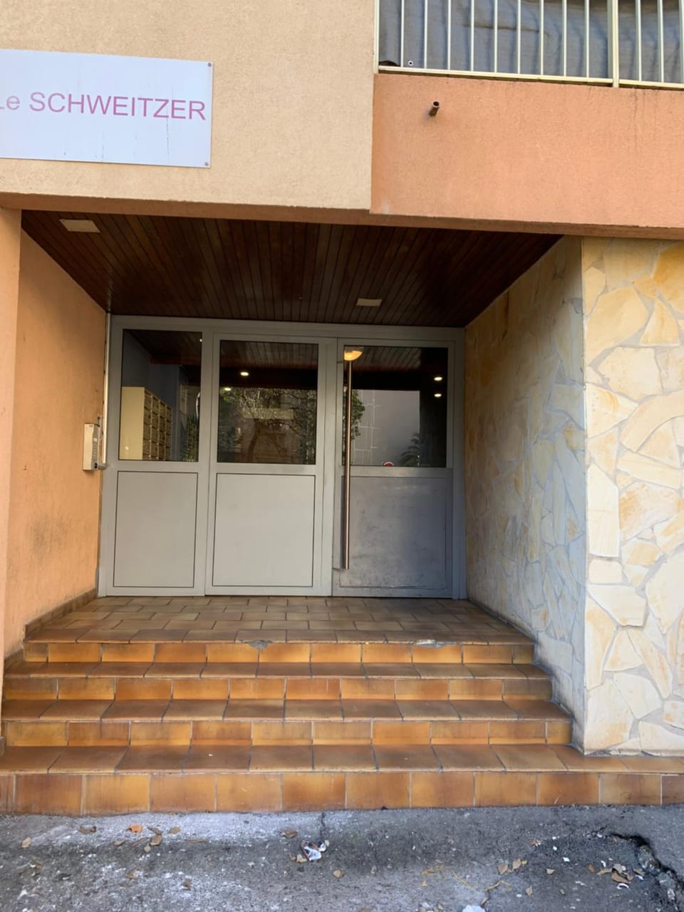 Property building, Facade/entrance