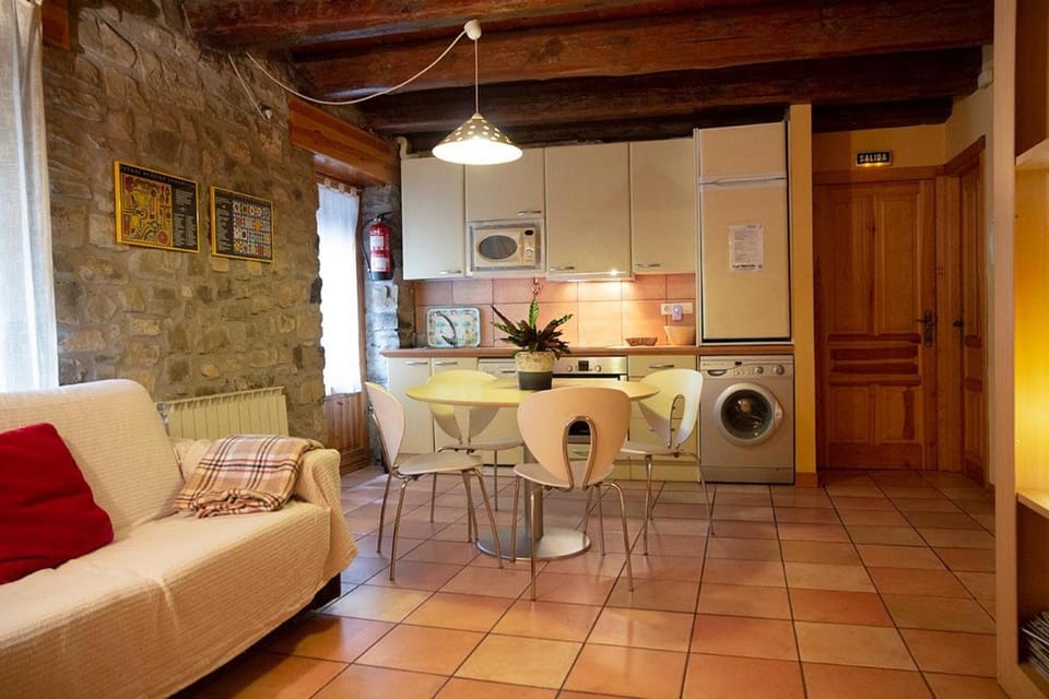 Communal lounge/ TV room, Kitchen or kitchenette, Living room, Dining area, kitchen