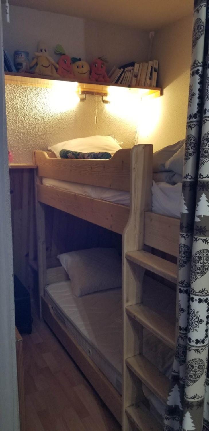 bunk bed
