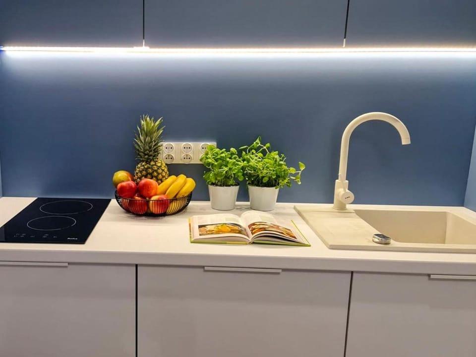 Kitchen or kitchenette, Food and drinks, Food