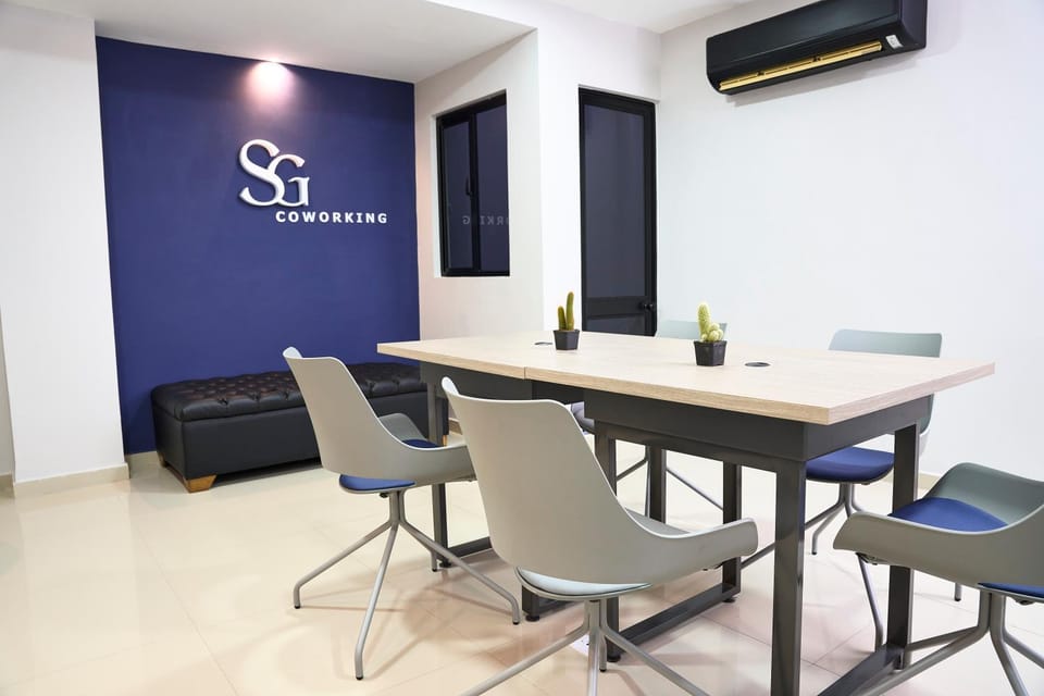 TV and multimedia, Living room, Seating area, Meeting/conference room