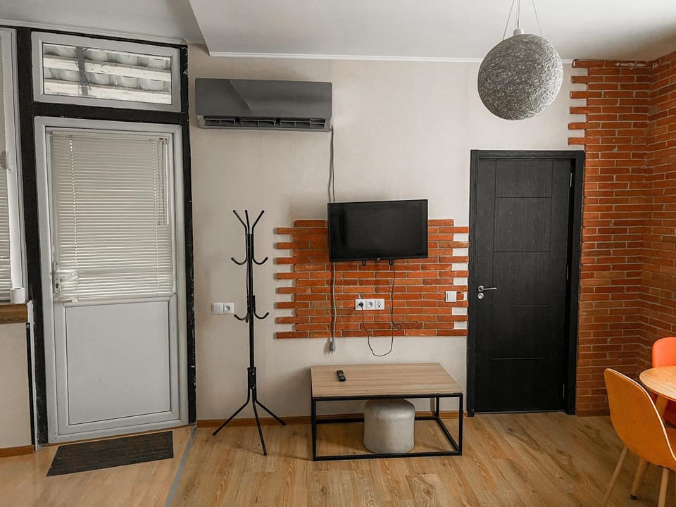 TV and multimedia, Living room, air conditioner