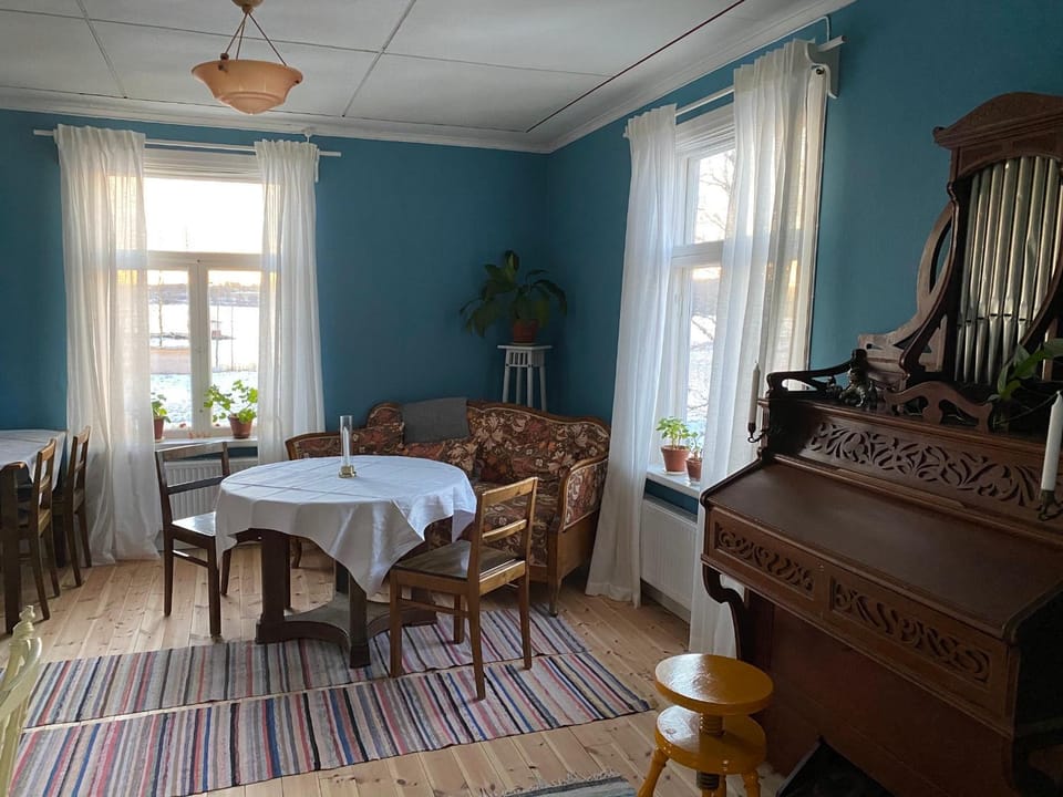 Seating area