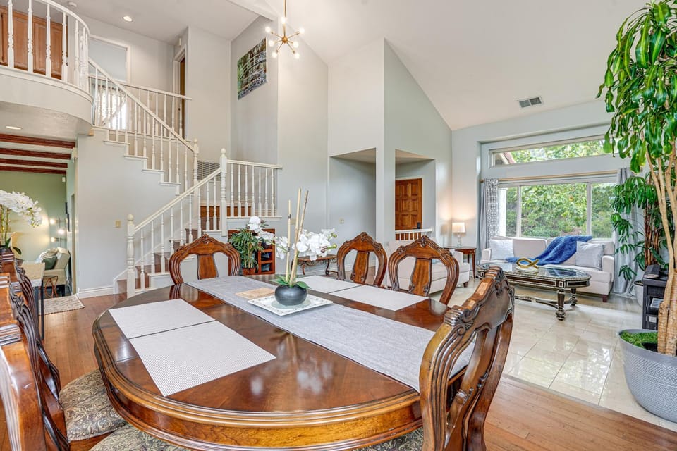 Wine Country Gateway with Views Btwn Napa and SF House in Benicia