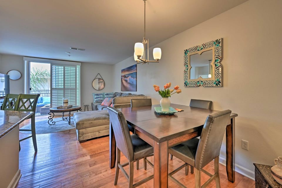 Breezy Oceanside Condo < 1/2 Mi to Beach! House in Oceanside