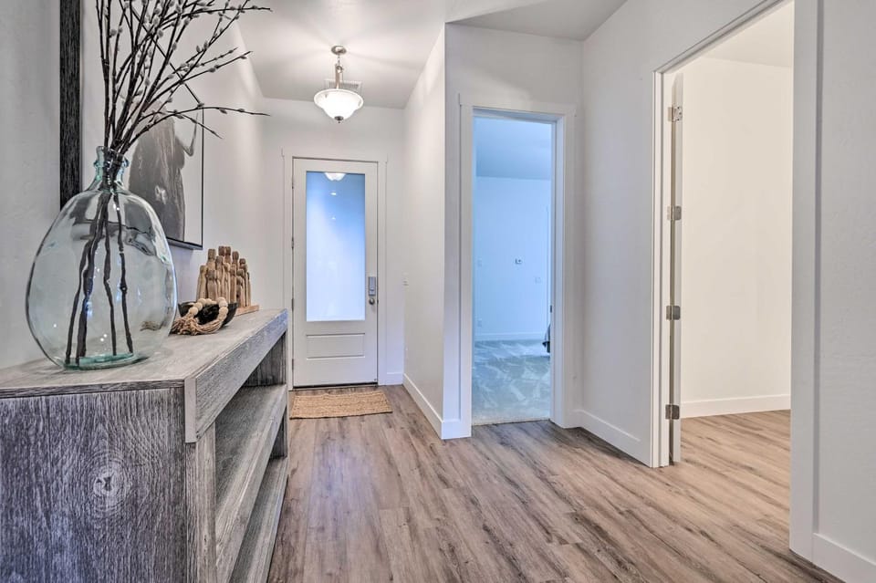 Flagstaff Retreat w/ Covered Patio, 3 Mi to Dtwn House in Flagstaff