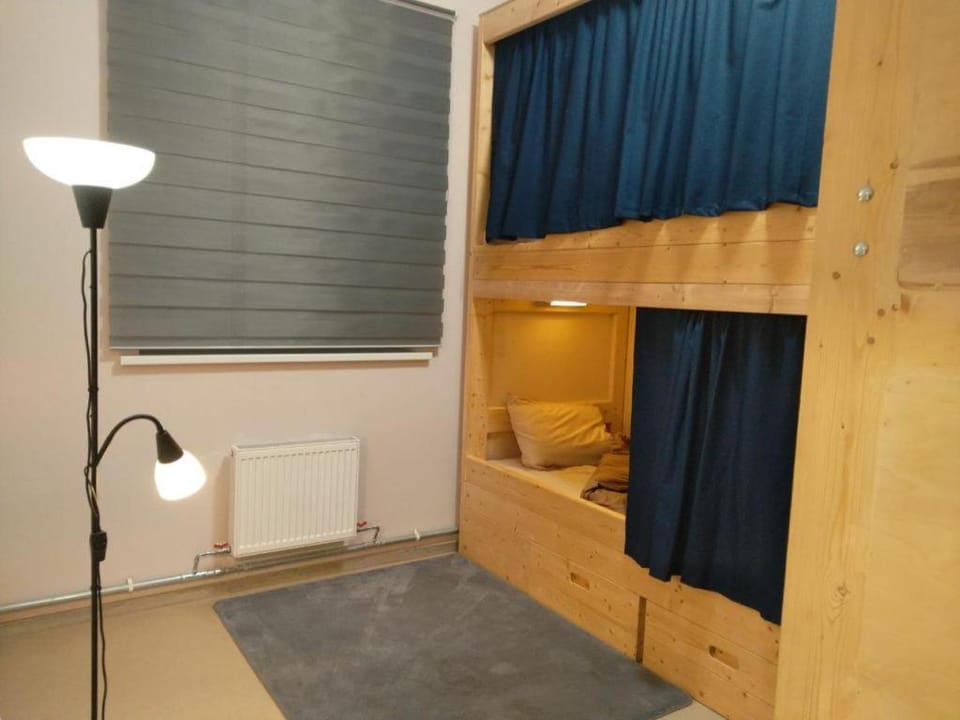 bunk bed, internet