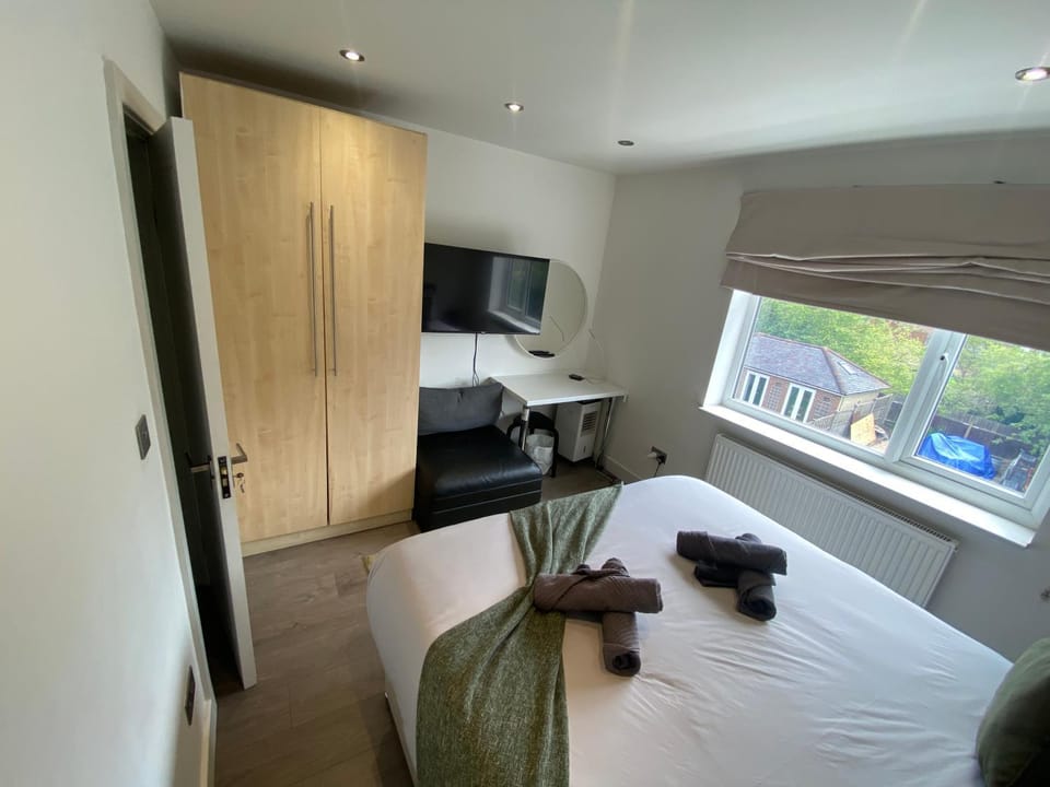 Quiet North London - 2 x Double Bedrooms - Close to Station and 20mins Central London Apartment in London