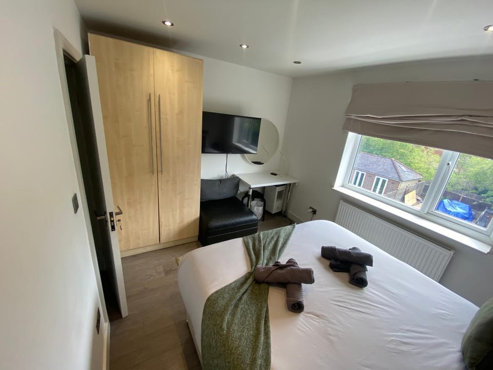 Quiet North London - 2 x Double Bedrooms - Close to Station and 20mins Central London Apartment in London