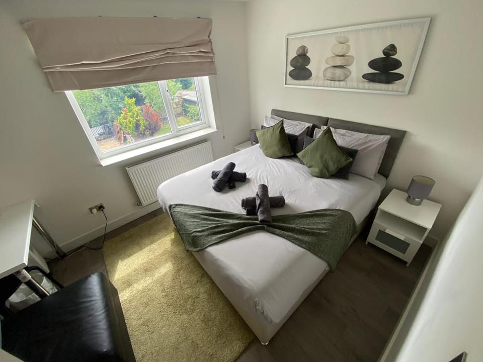 Quiet North London - 2 x Double Bedrooms - Close to Station and 20mins Central London Apartment in London