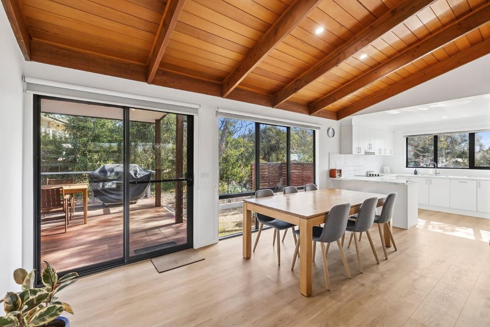 Nod Off On Noble - BYO Linen House in Anglesea