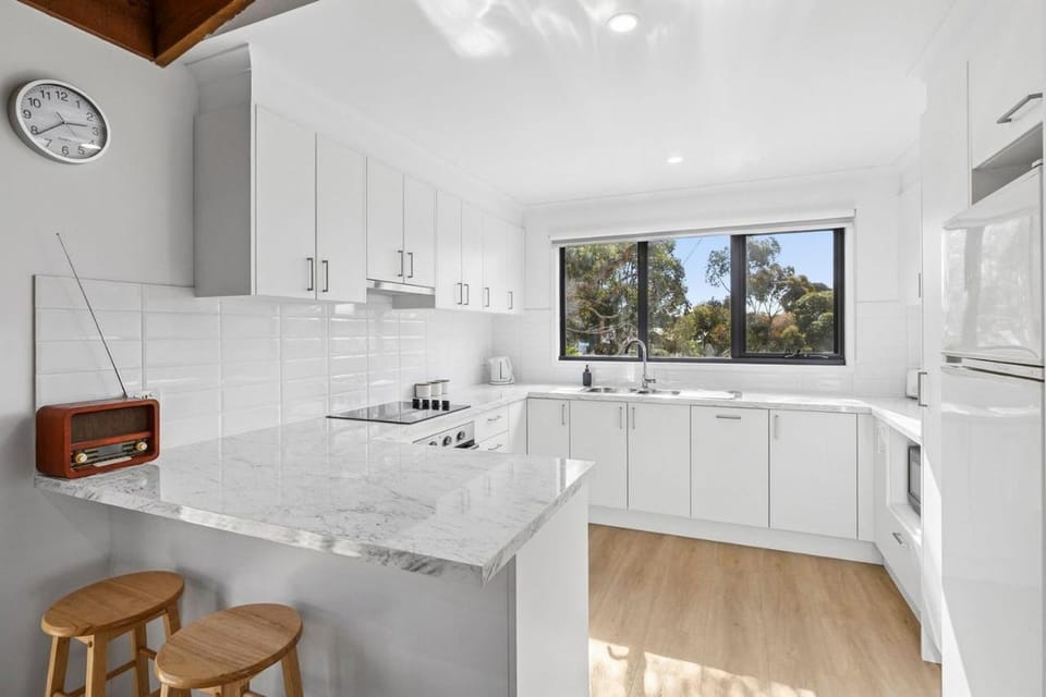 Nod Off On Noble - BYO Linen House in Anglesea