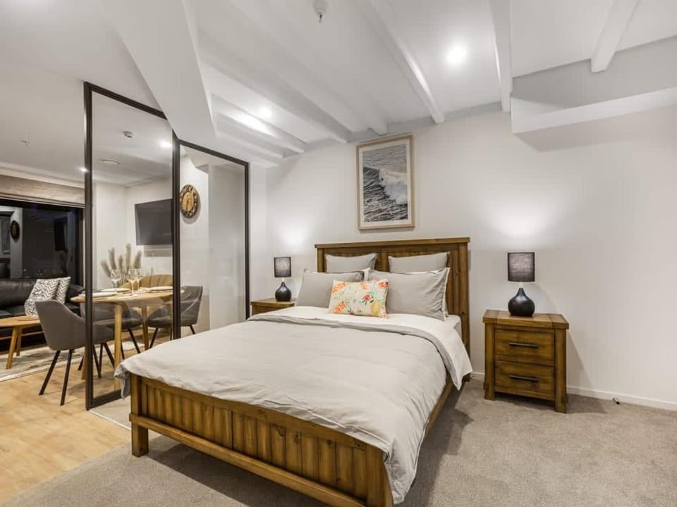 Condo in Queen St CBD w Pool and Gym Zodiak Stays House in Auckland