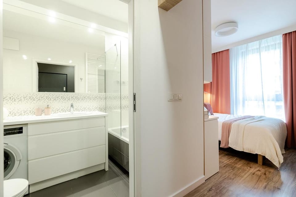 Studio Wola Apartament Marcina Kasprzaka - szybkie WI-FI, Smart TV Apartment in Warsaw