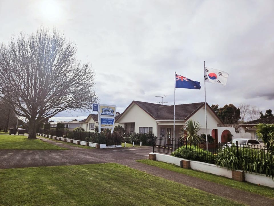 Property building, Street view