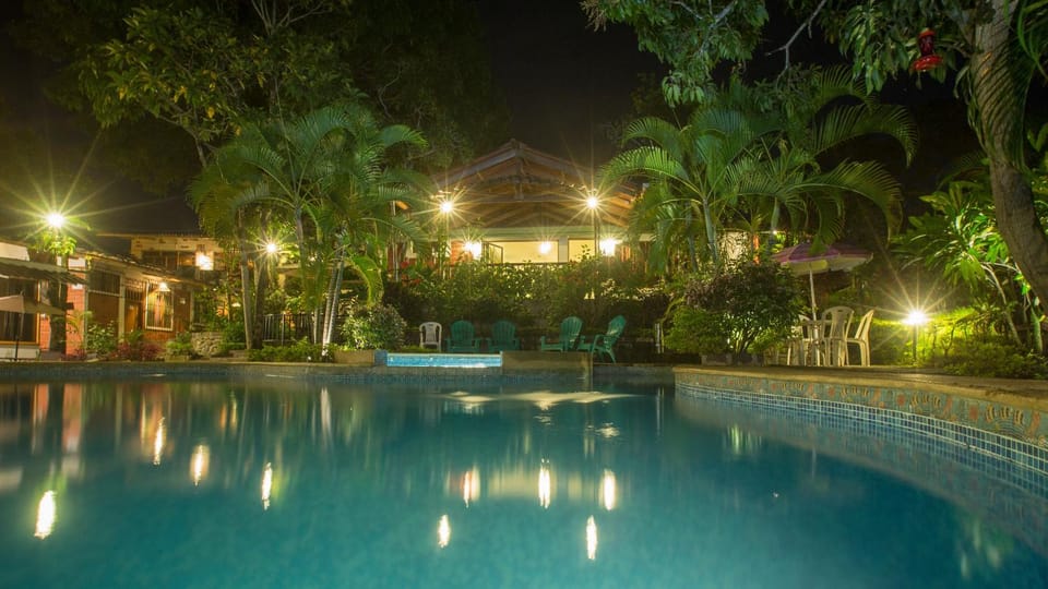 Swimming pool, Swimming pool