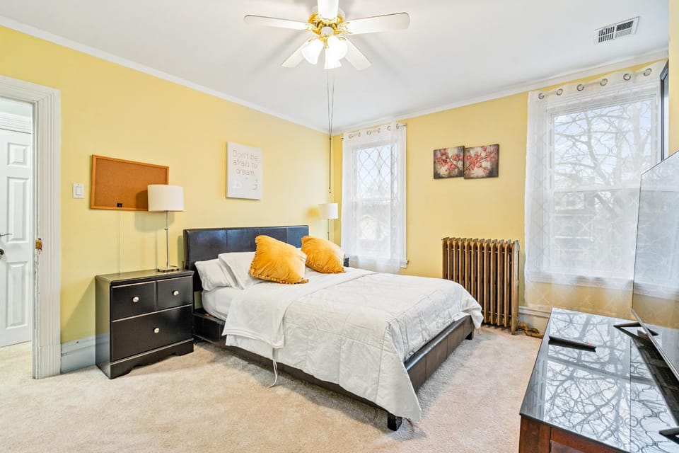 Bed, Bedroom, fireplace