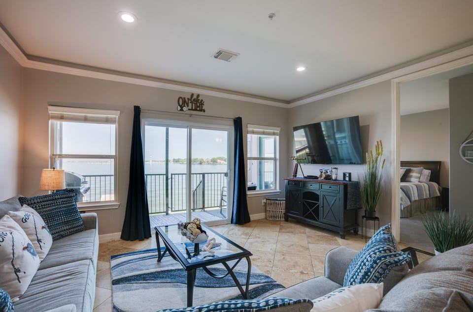 Lake Conroe Waterfront Home: Patio & Shared Pool! House in Lake Conroe