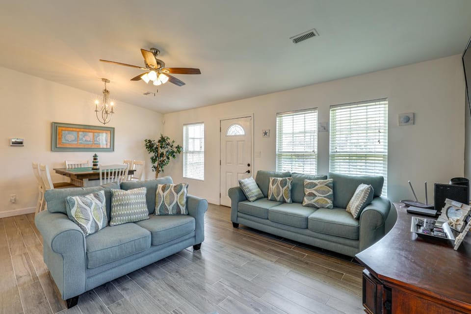 North Topsail Beach Townhome: Walk to the Beach! House in North Topsail Beach