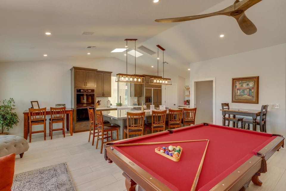 Pool Table, Golf Course View! Phoenix Desert Oasis House in Phoenix