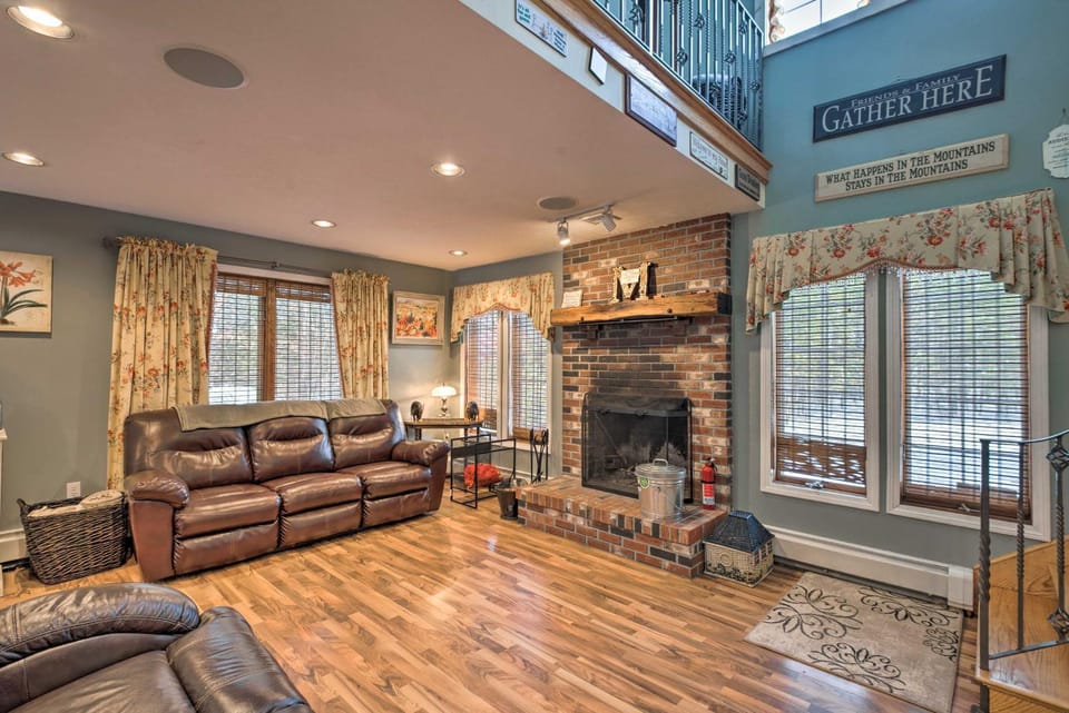 Charming Retreat ~ 1 Mi to Ossipee Lake Marina! House in Freedom