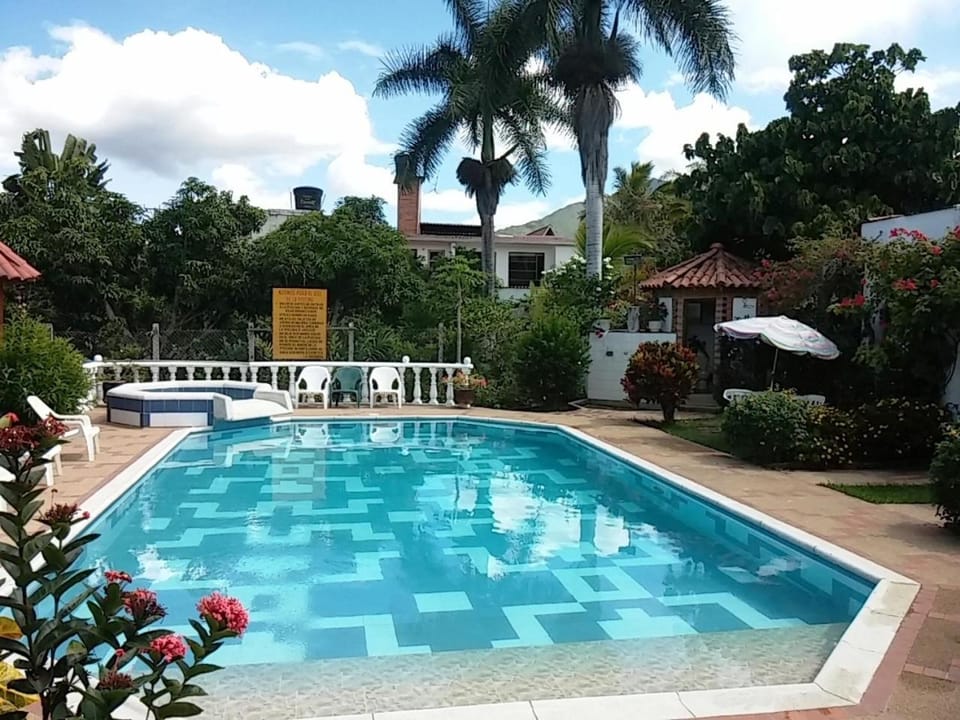 Swimming pool, Swimming pool