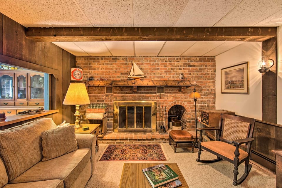 Amish Country Apartment w/ Cozy Fireplace! Apartment in Pennsylvania
