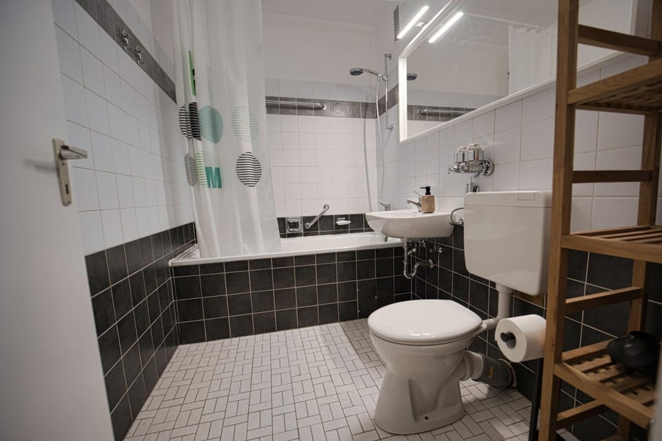 Shower, Toilet, Bathroom, Bath