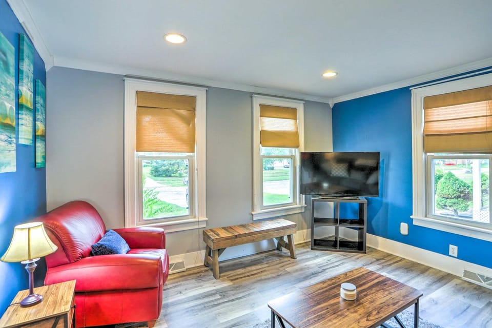 Sweetwater Hideaway - Blocks to Lake Erie! House in Port Clinton