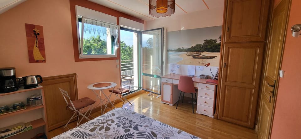 2 Belles chambres avec balcon sdb et WC privatifs Bed and Breakfast in Lannion