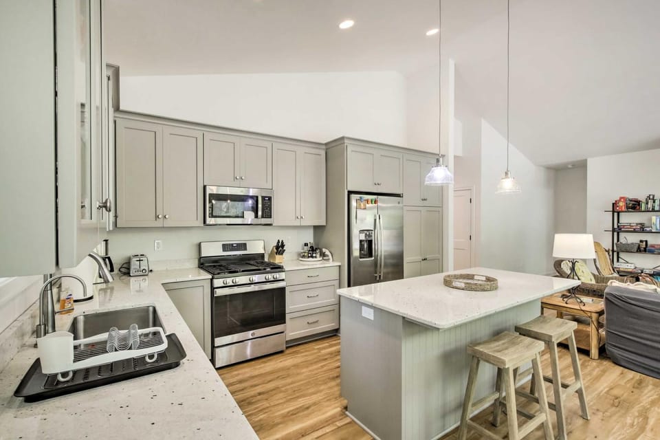 Door County Family Home: 3 Mi Whitefish Dunes House in Door County