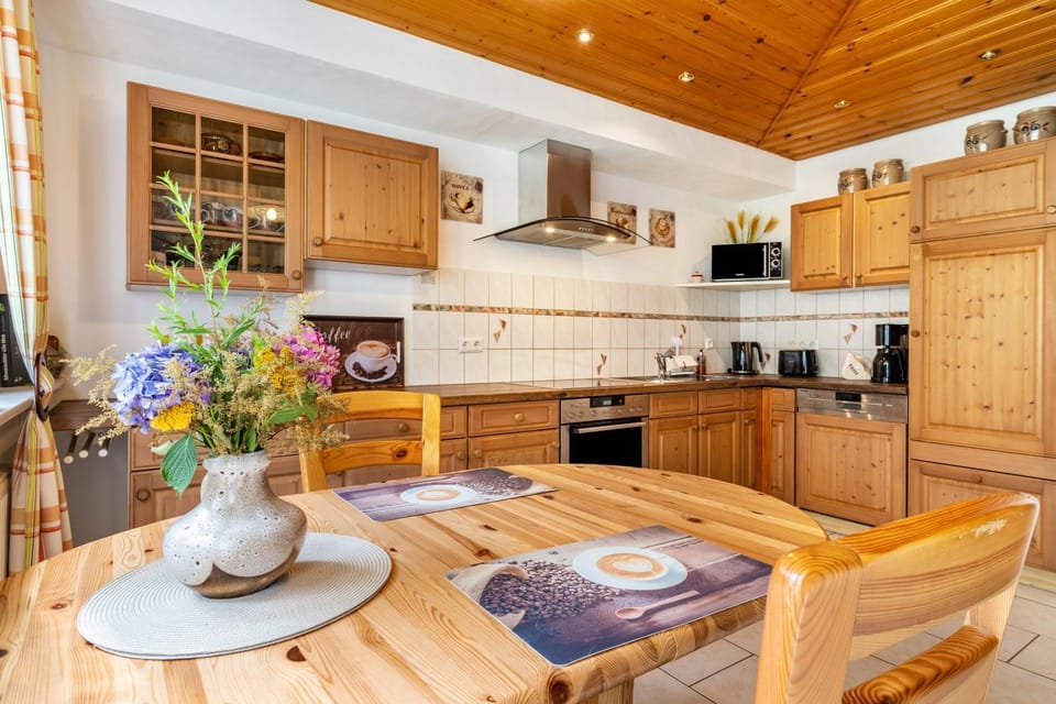 Property building, Kitchen or kitchenette, Living room