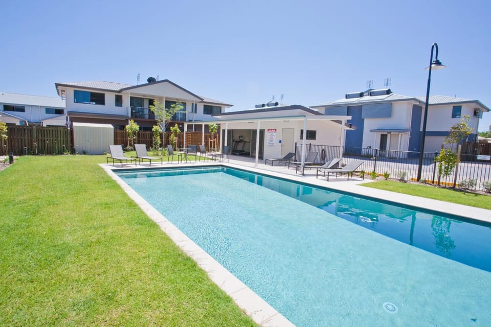 Swimming pool, Swimming pool